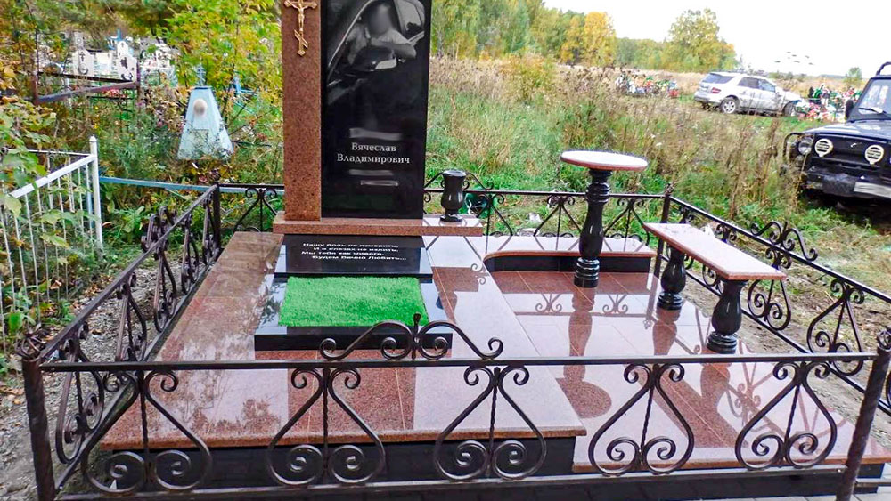 Памятники цена